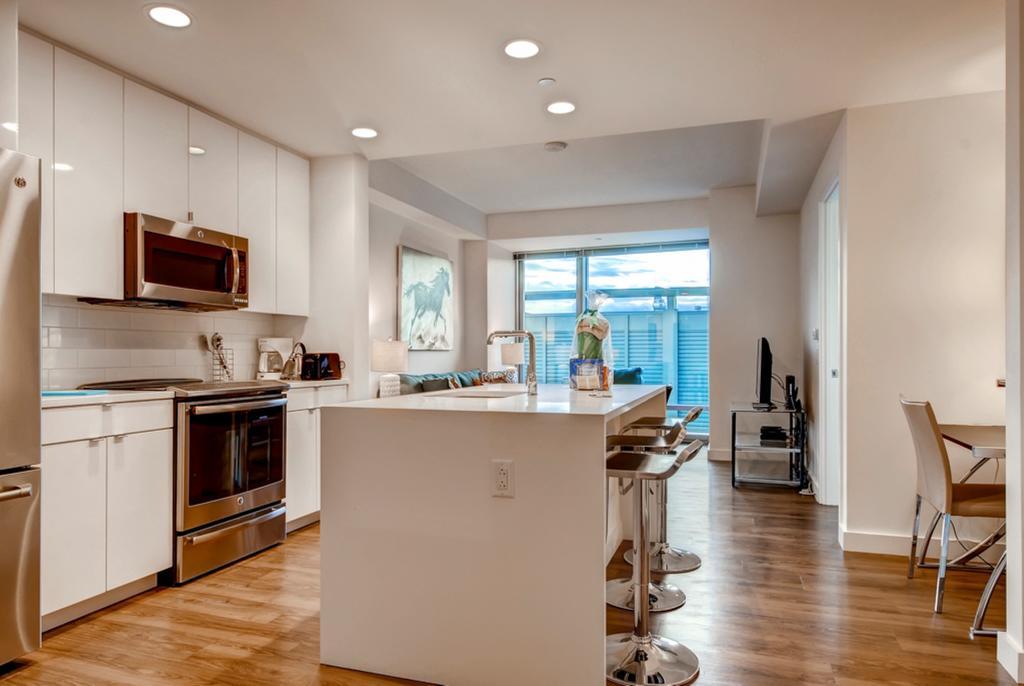 Global Luxury Suites At Fenway Бостон Номер фото